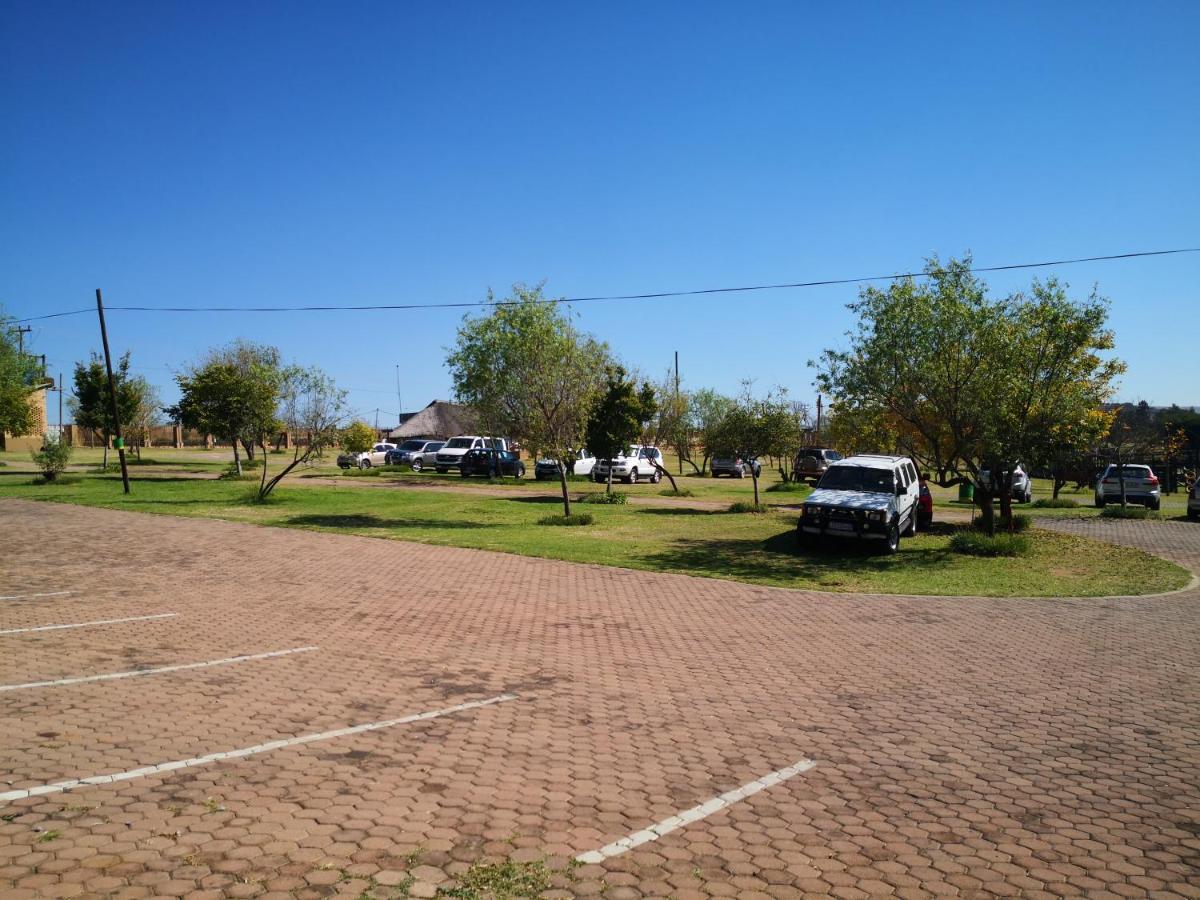 מולדרסדריפט Riverstone Lodge מראה חיצוני תמונה